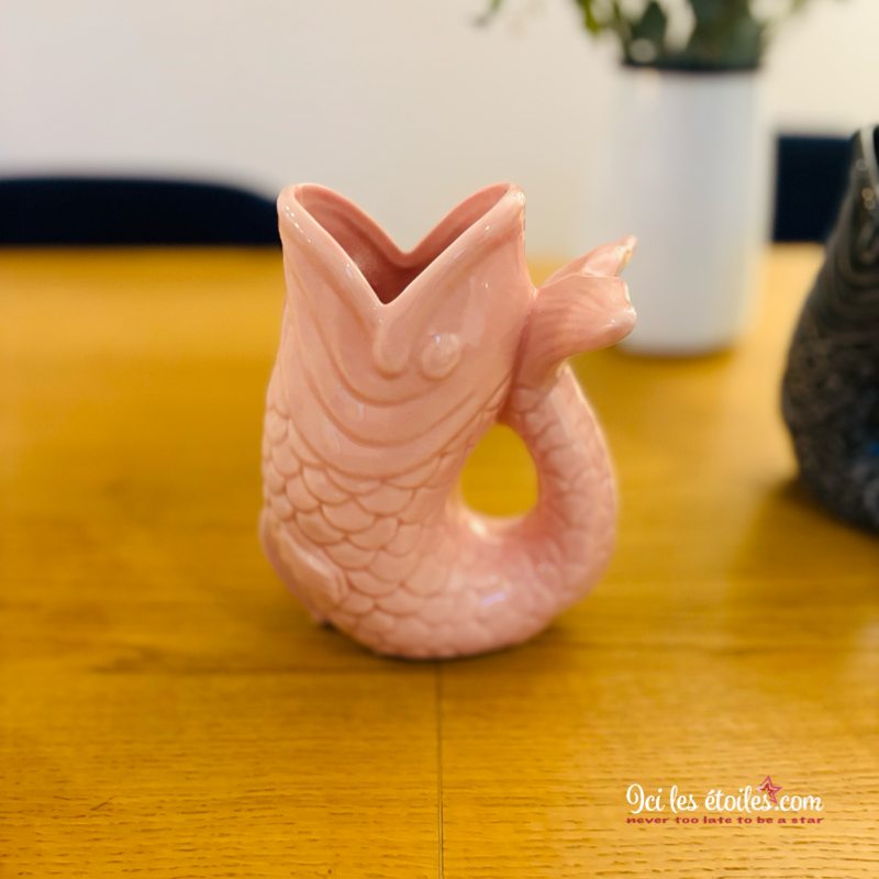 Vase poisson rose