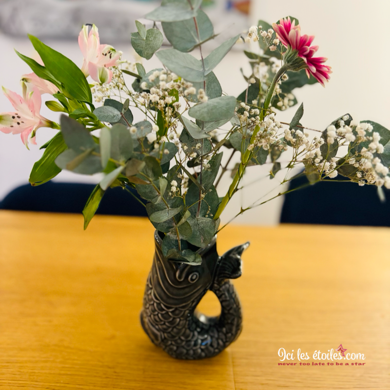 Vase poisson noir