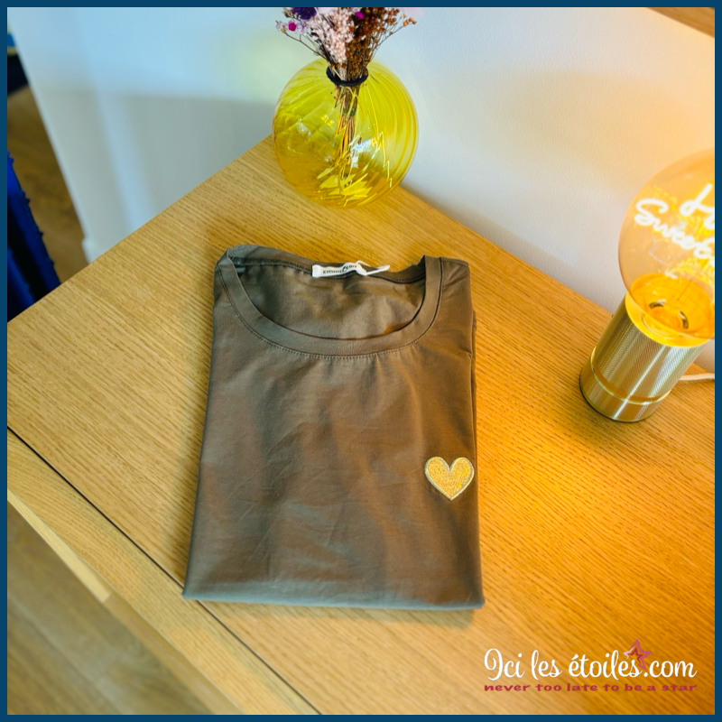 Tee-shirt kaki coeur doré