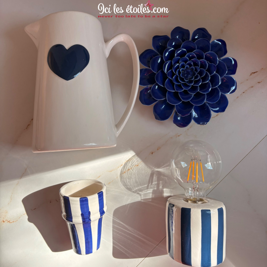 Petite lampe sans fil rayée bleu marine