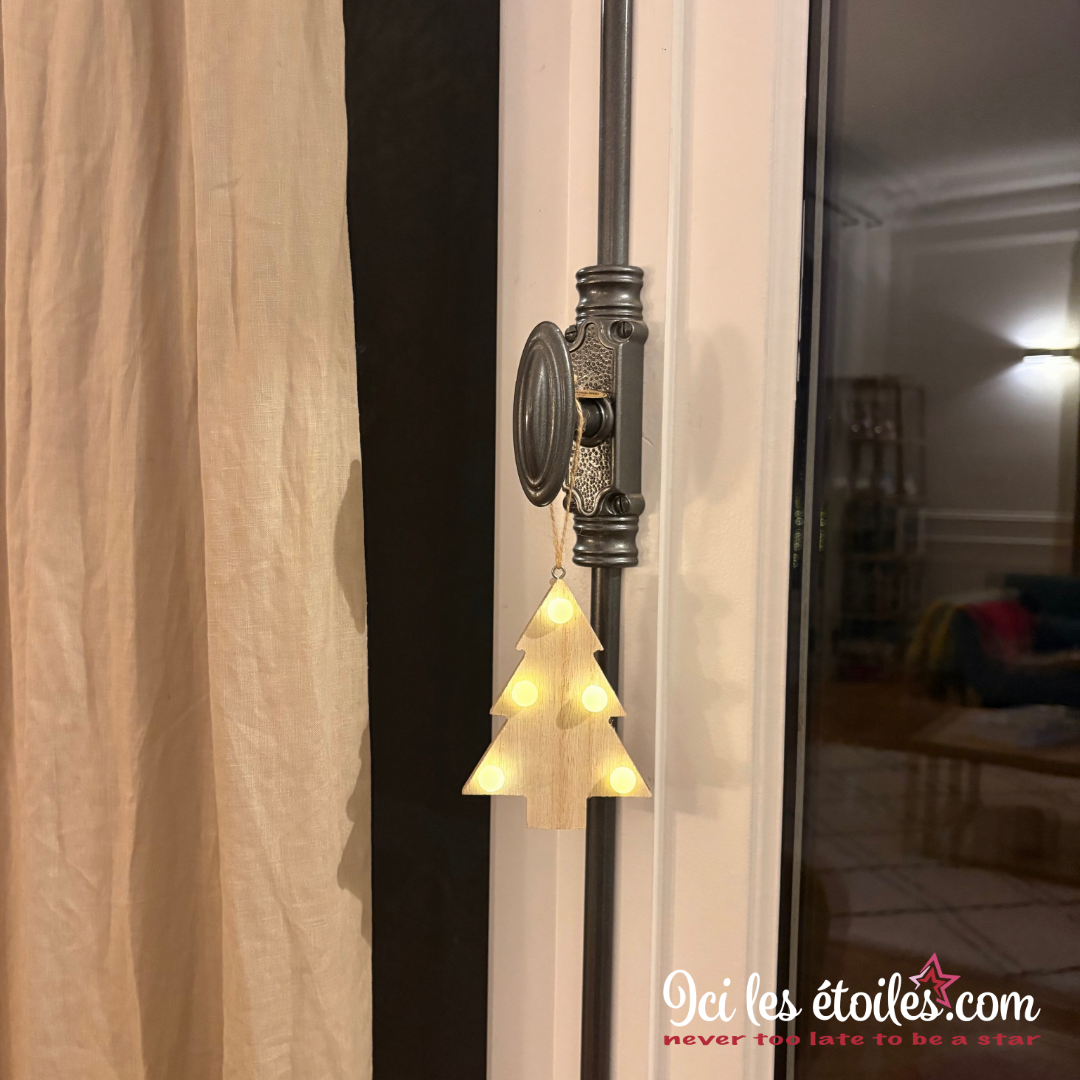 Sapin lumineux en bois