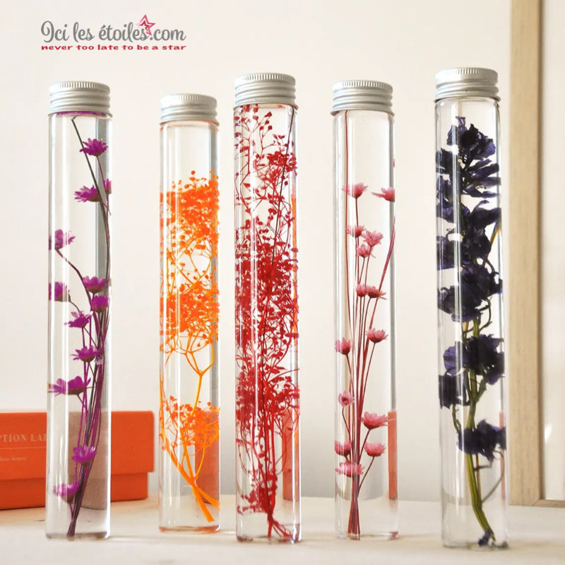 Tubes de fleurs immergées