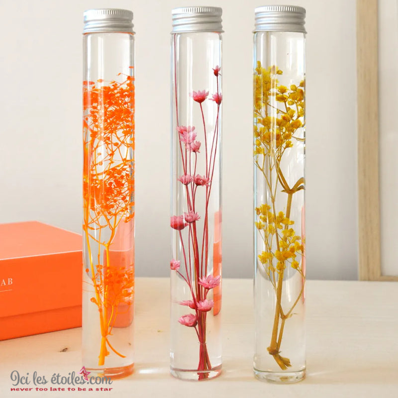 Tubes de fleurs immergées