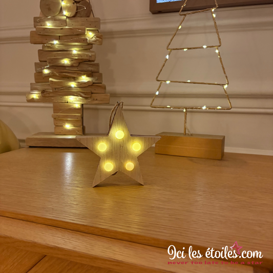 Étoile lumineuse en bois