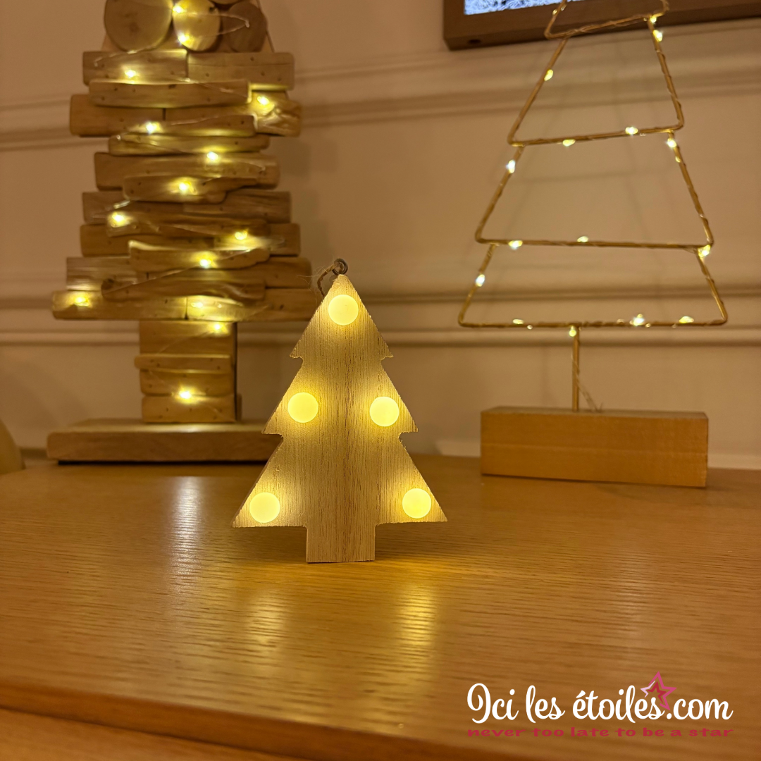 Sapin lumineux en bois