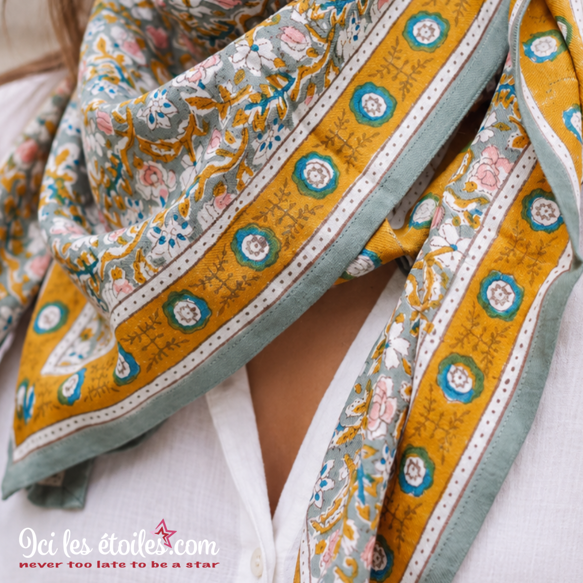 Foulard Indien grand modèle “fleurs indiennes” Absynthe Vert de Gris